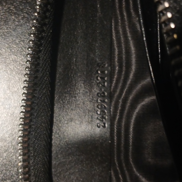 AUTHENTIC GUCCI BLACK WALLET GG LOGOS - Picture 14 of 16